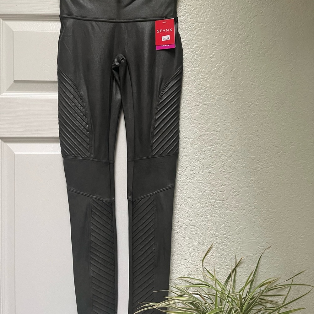SPANX Motto Leggings Small NWT